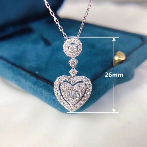 The loving heart pendant necklace in 925 silver and lab created diamonds. - Picture 3 of 12